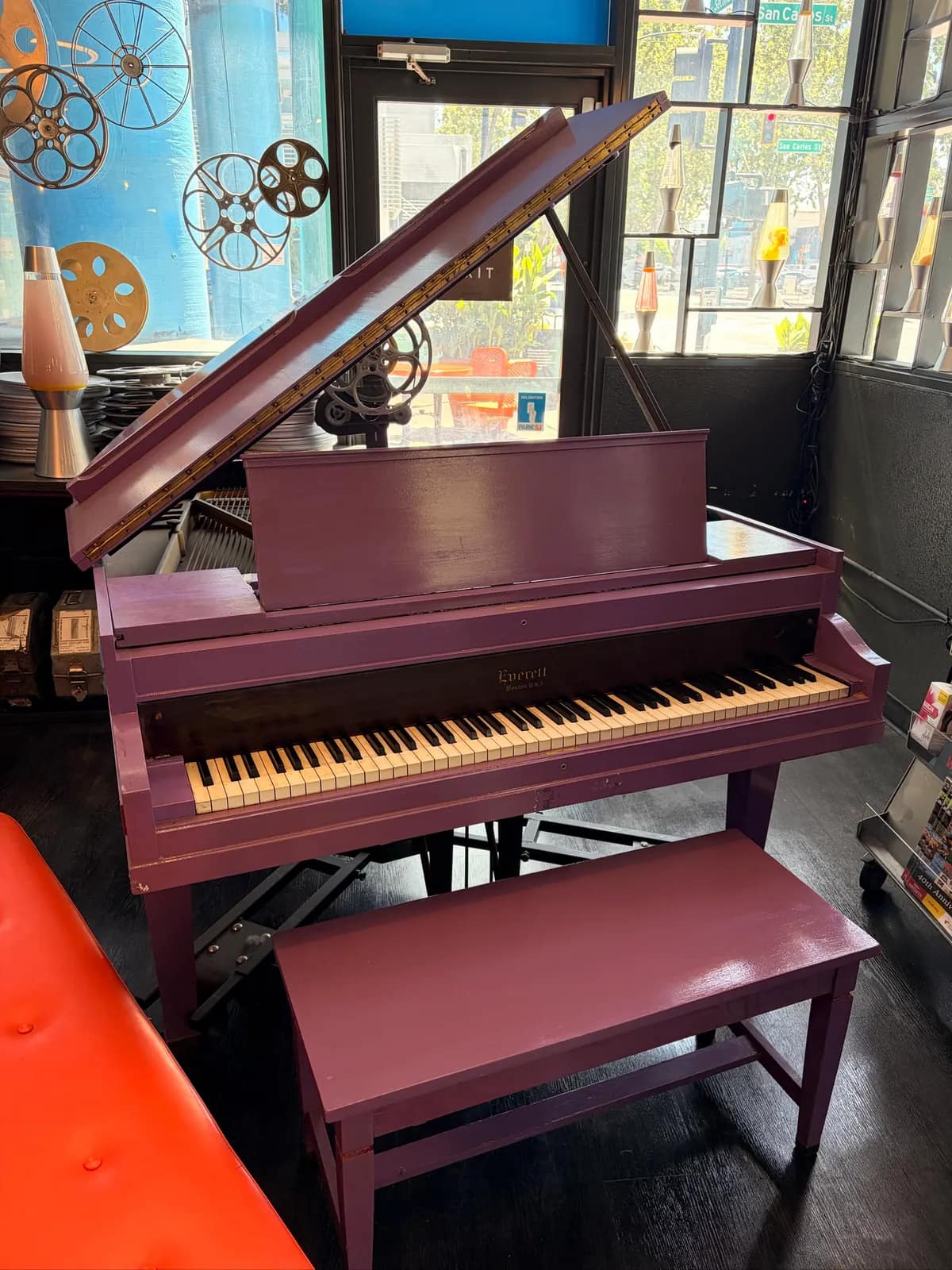 purple-baby-grand-piano-with-bench-and-rolling-base-mpvg0ofw