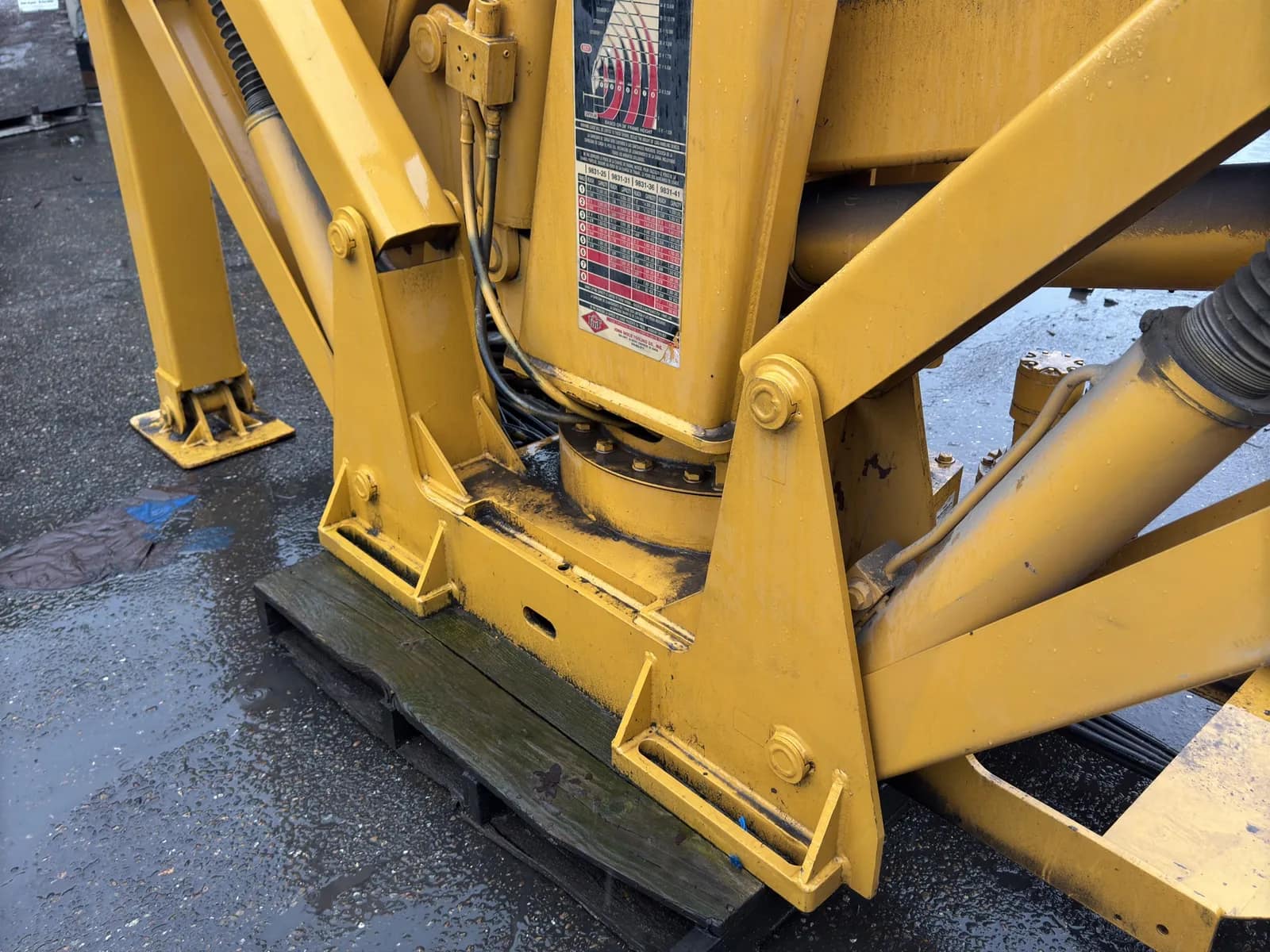 FMT 14,000 Lbs Truck Mounted Hydraulic Boom Crane With Stabilizing Arms, photo 16 of 32