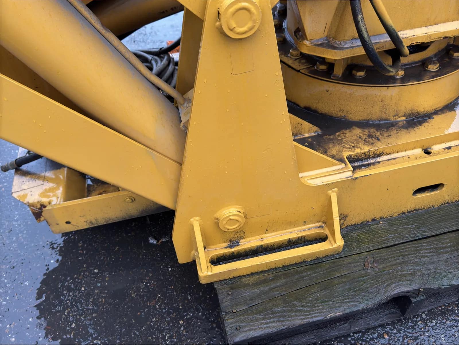 FMT 14,000 Lbs Truck Mounted Hydraulic Boom Crane With Stabilizing Arms, photo 25 of 32