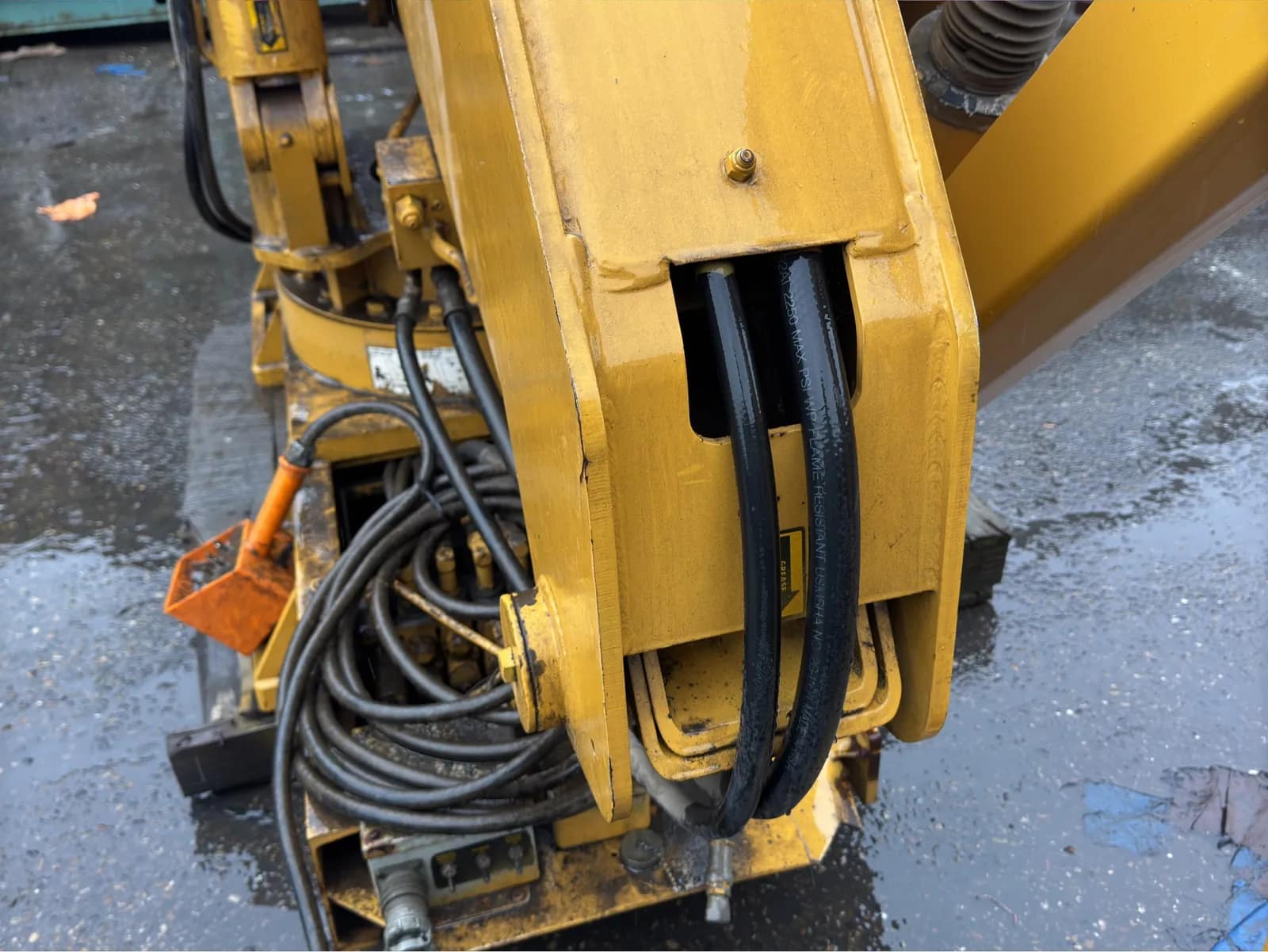 FMT 14,000 Lbs Truck Mounted Hydraulic Boom Crane With Stabilizing Arms, photo 28 of 32