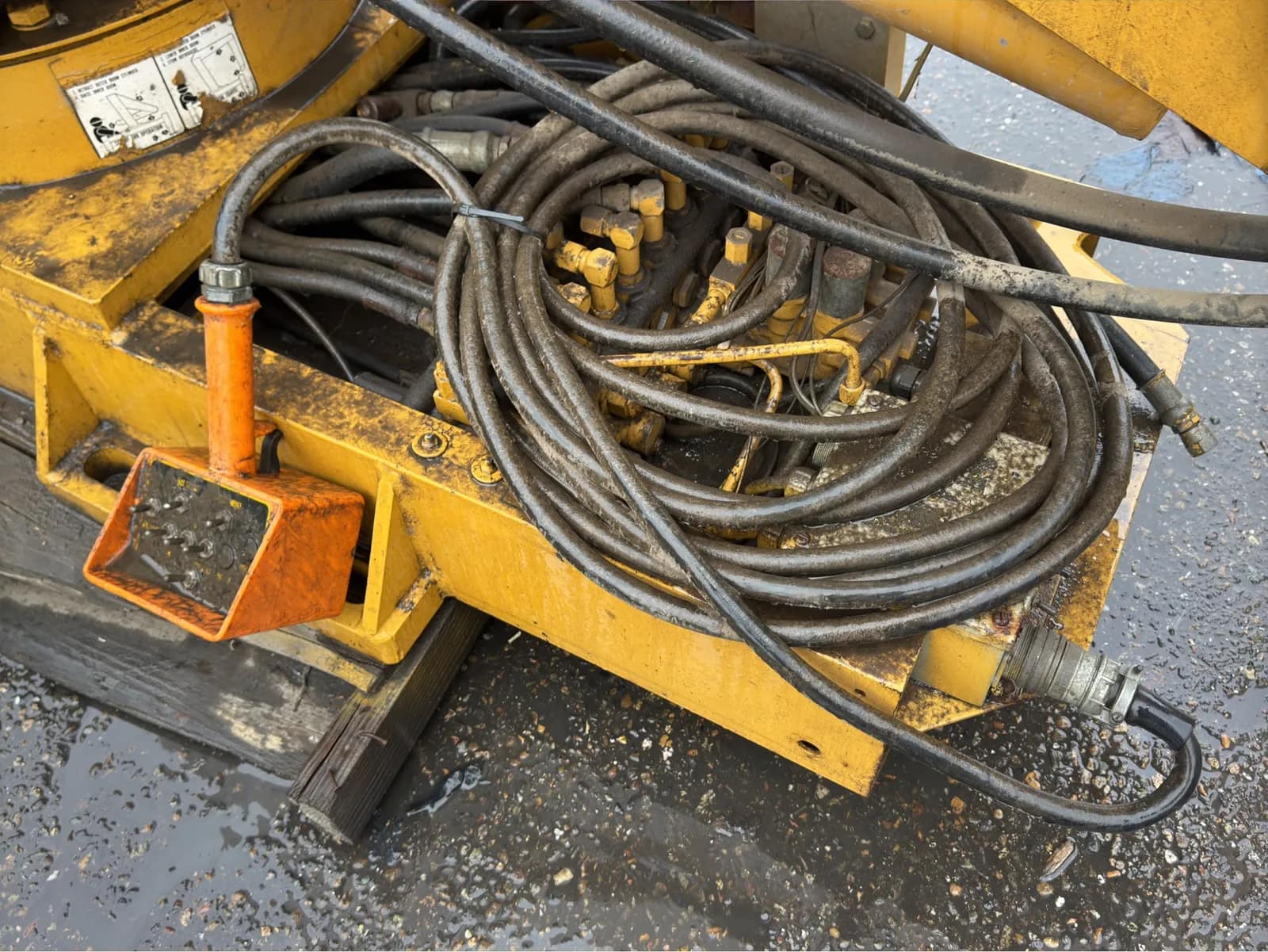 FMT 14,000 Lbs Truck Mounted Hydraulic Boom Crane With Stabilizing Arms, photo 29 of 32