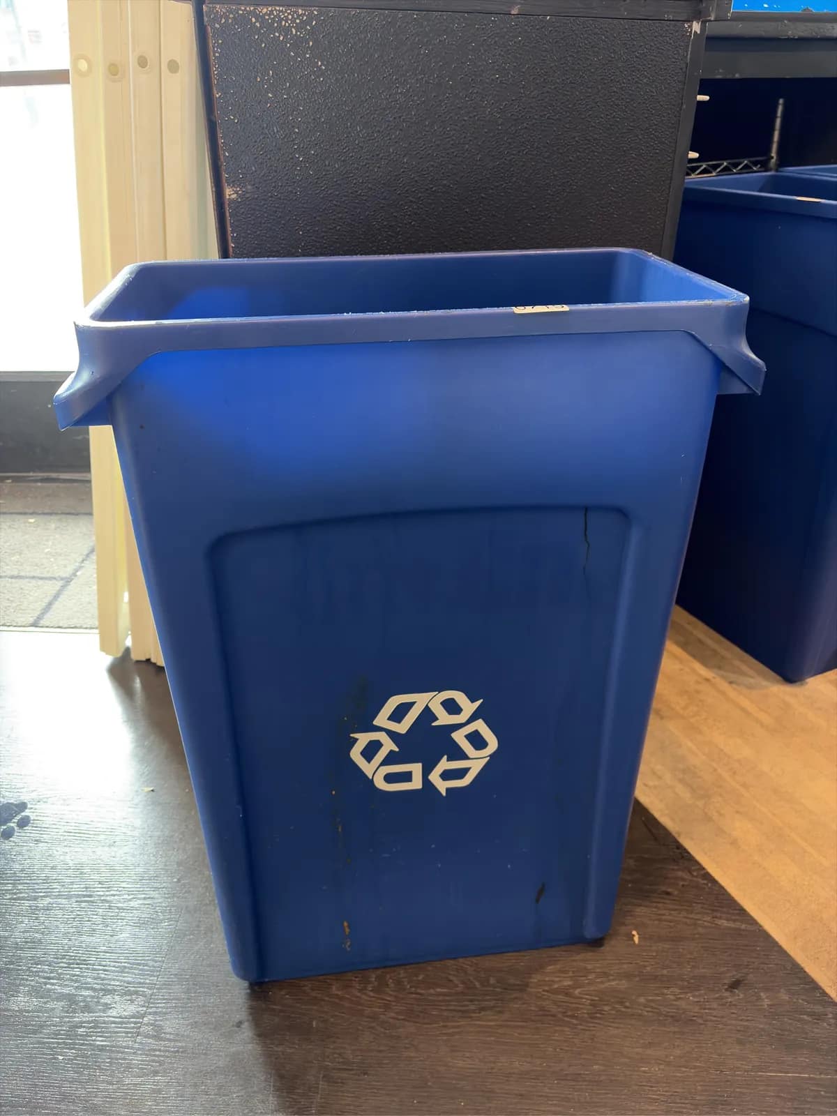 23-gal-87l-slimjim-container-blue-eb7422