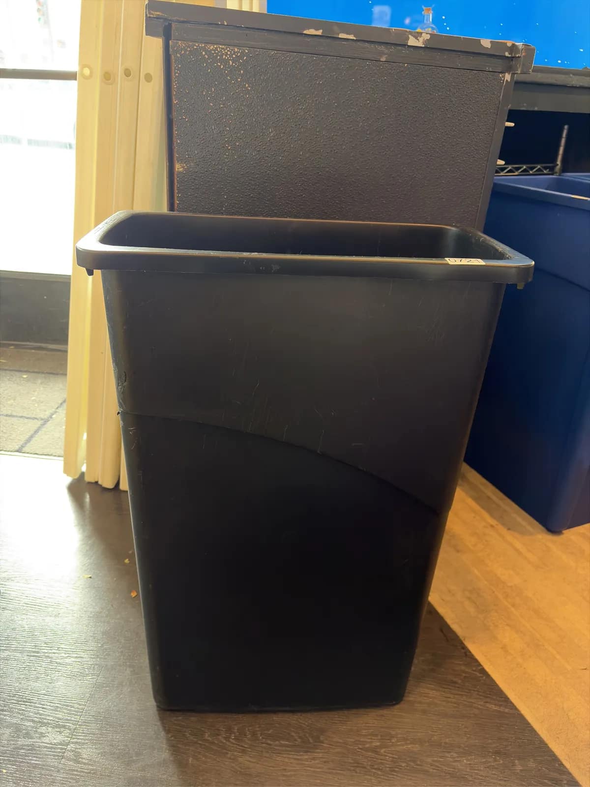 23-gal-87l-container-black-207bfd
