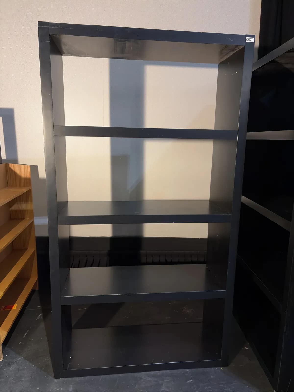 modern-black-open-shelf-unit-with-five-shelves-mpvdf9q4