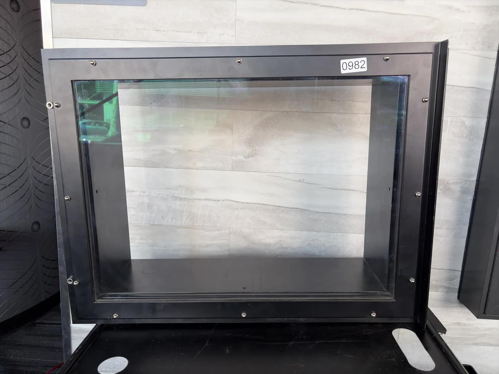 projection-booth-window-dbdf64