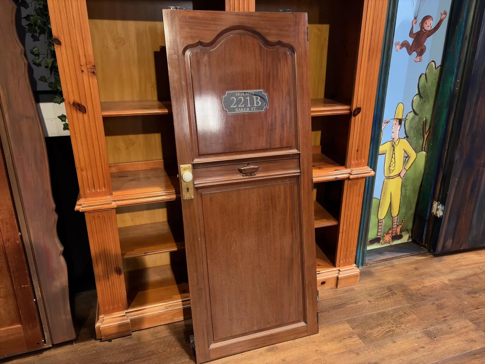 sherlock-holmes-mini-door-738bf6