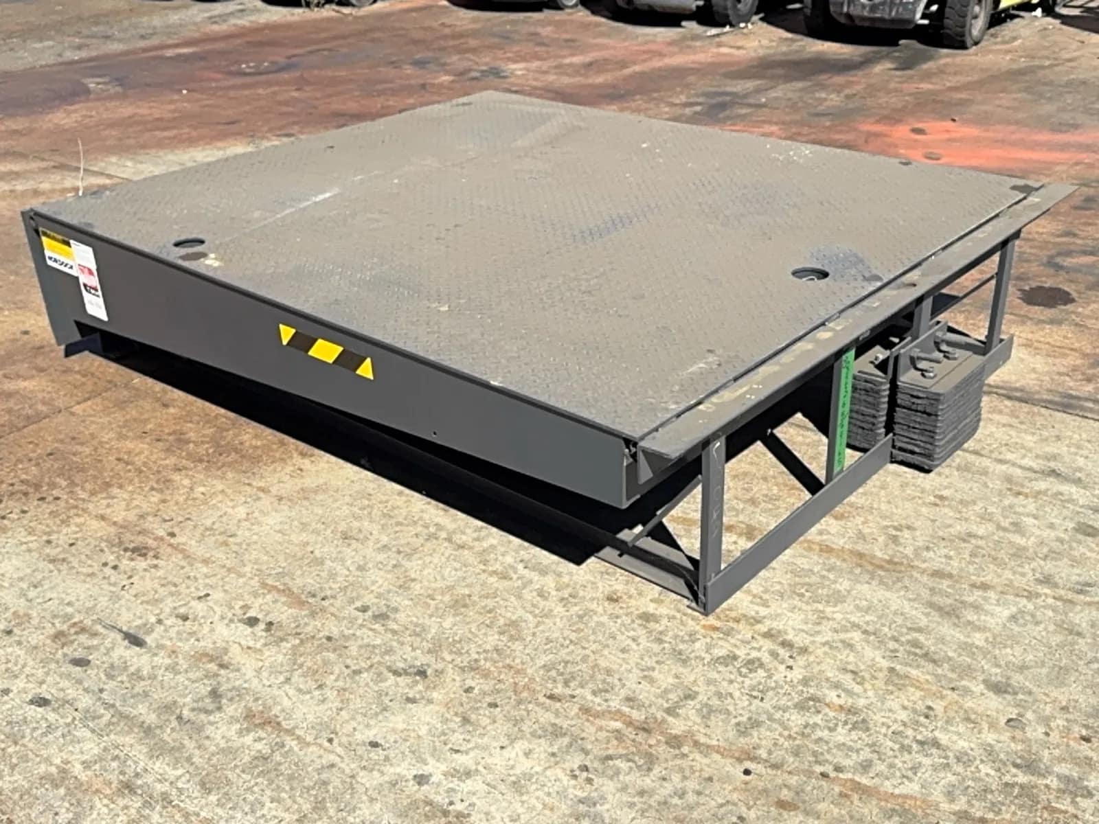 nordock-cm68-45000lb-hydraulic-dock-plate-c4462a