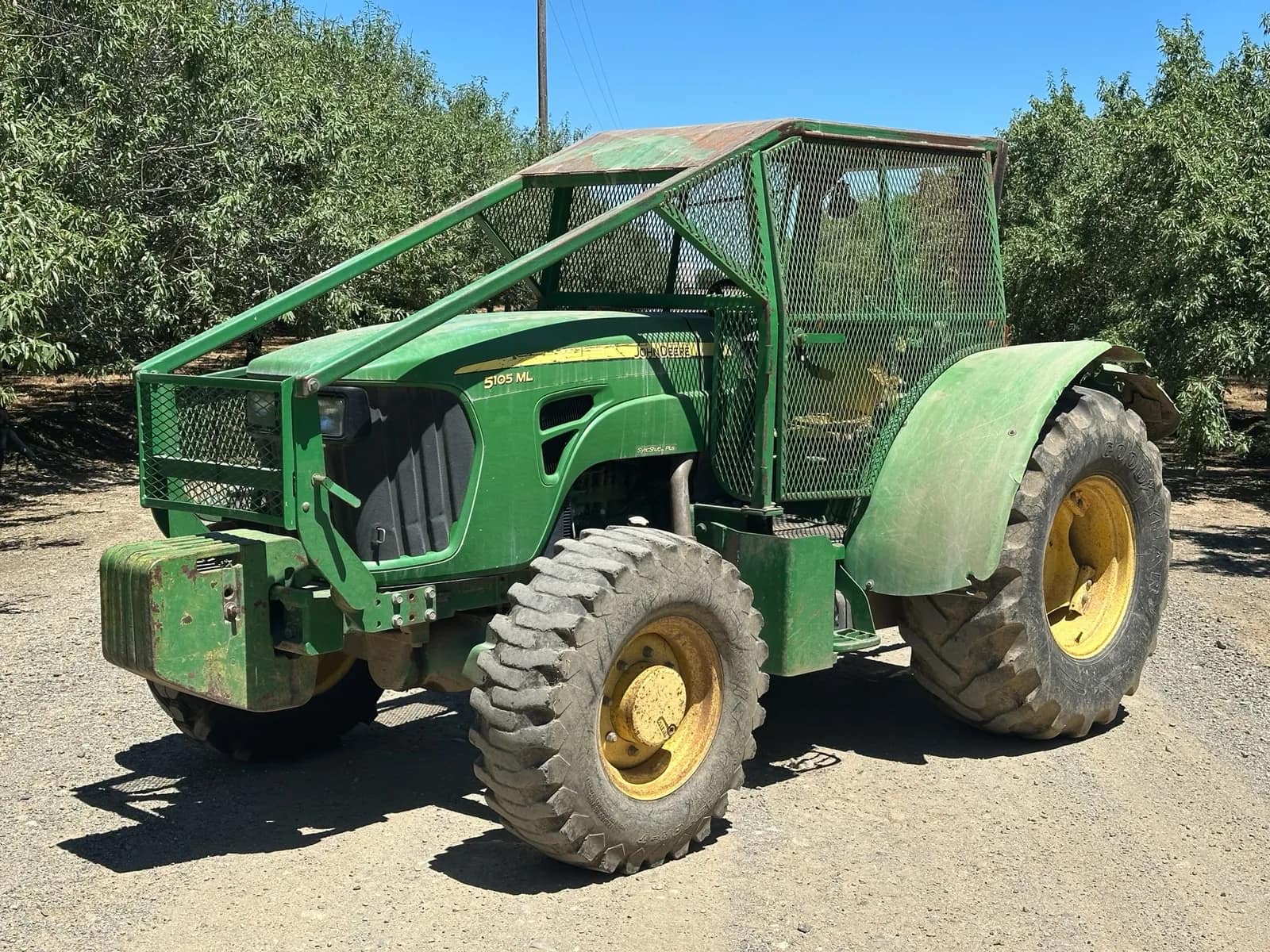 2010-john-deere-5105ml-orchardvineyard-tractor-mqcxu9c2