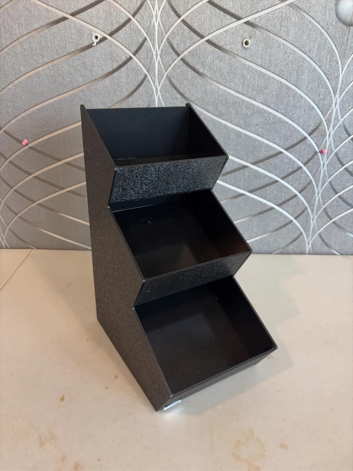 black-3-compartment-countertop-display-mqj00j62