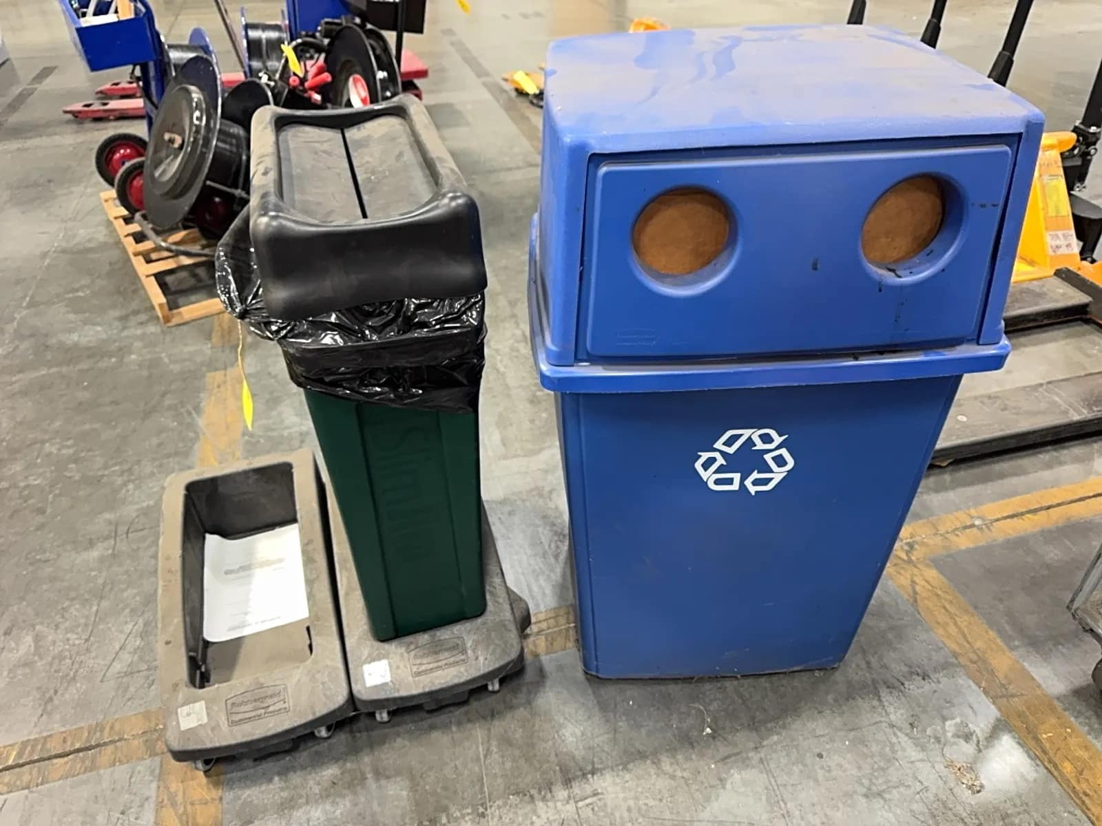 2-trash-cans-and-rolling-cart-d021b6