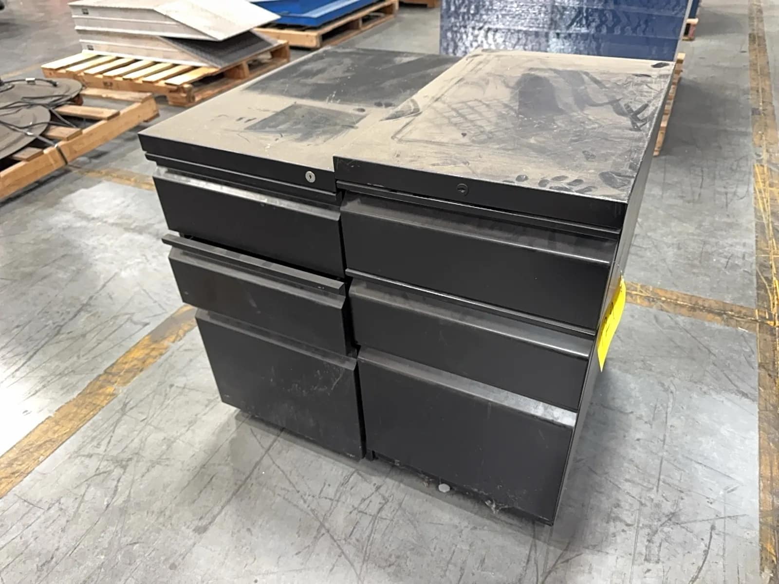 2-filing-cabinets-6c5c68