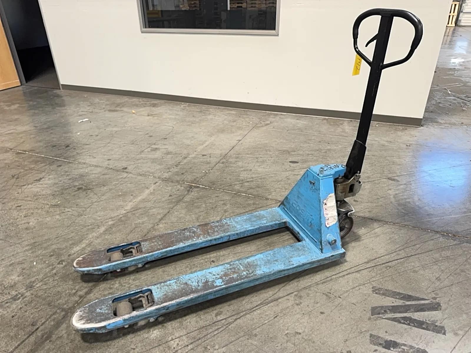 5500lb-eos-lift-pallet-jack-c915b6