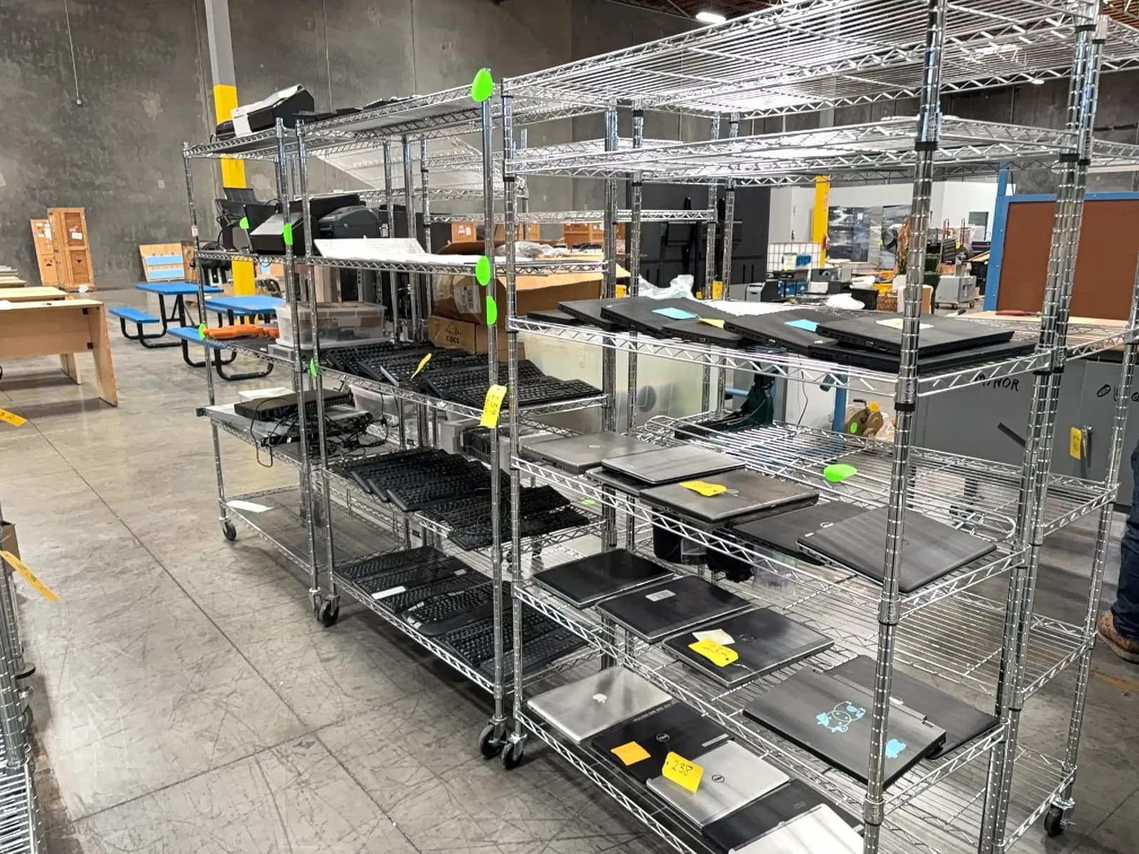 3-metro-style-racks-contents-not-included-d4d6fd