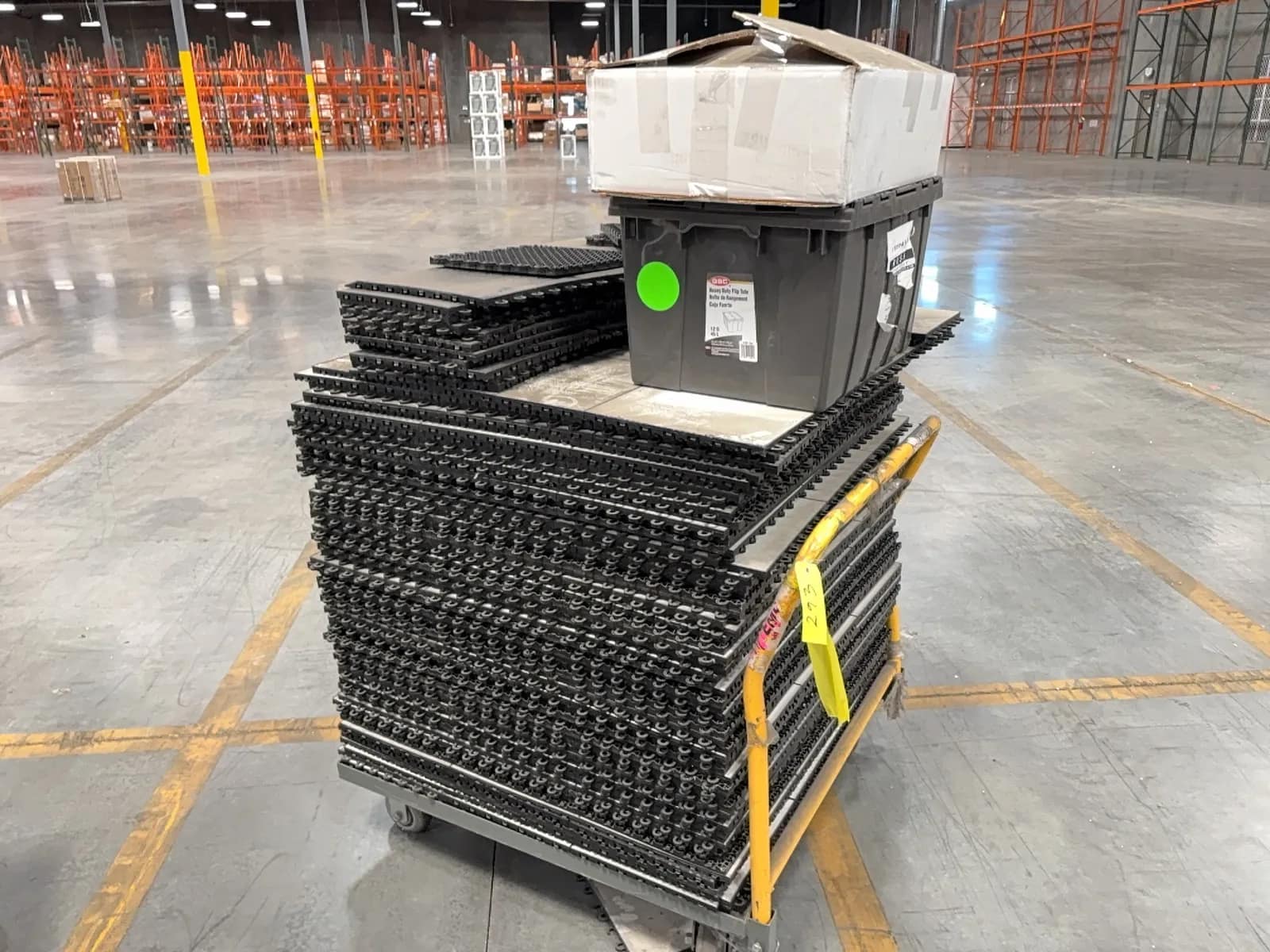 material-cart-with-floor-protective-pads-mqkbrt27