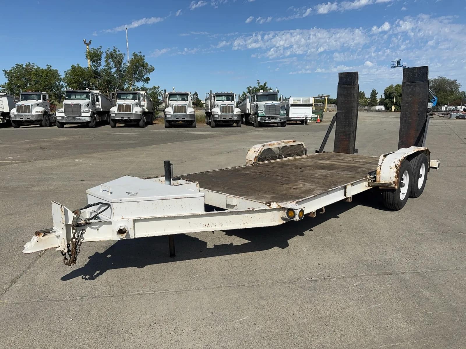 1999-zieman-flat-bed-trailer-with-ramps-mrf6g58n