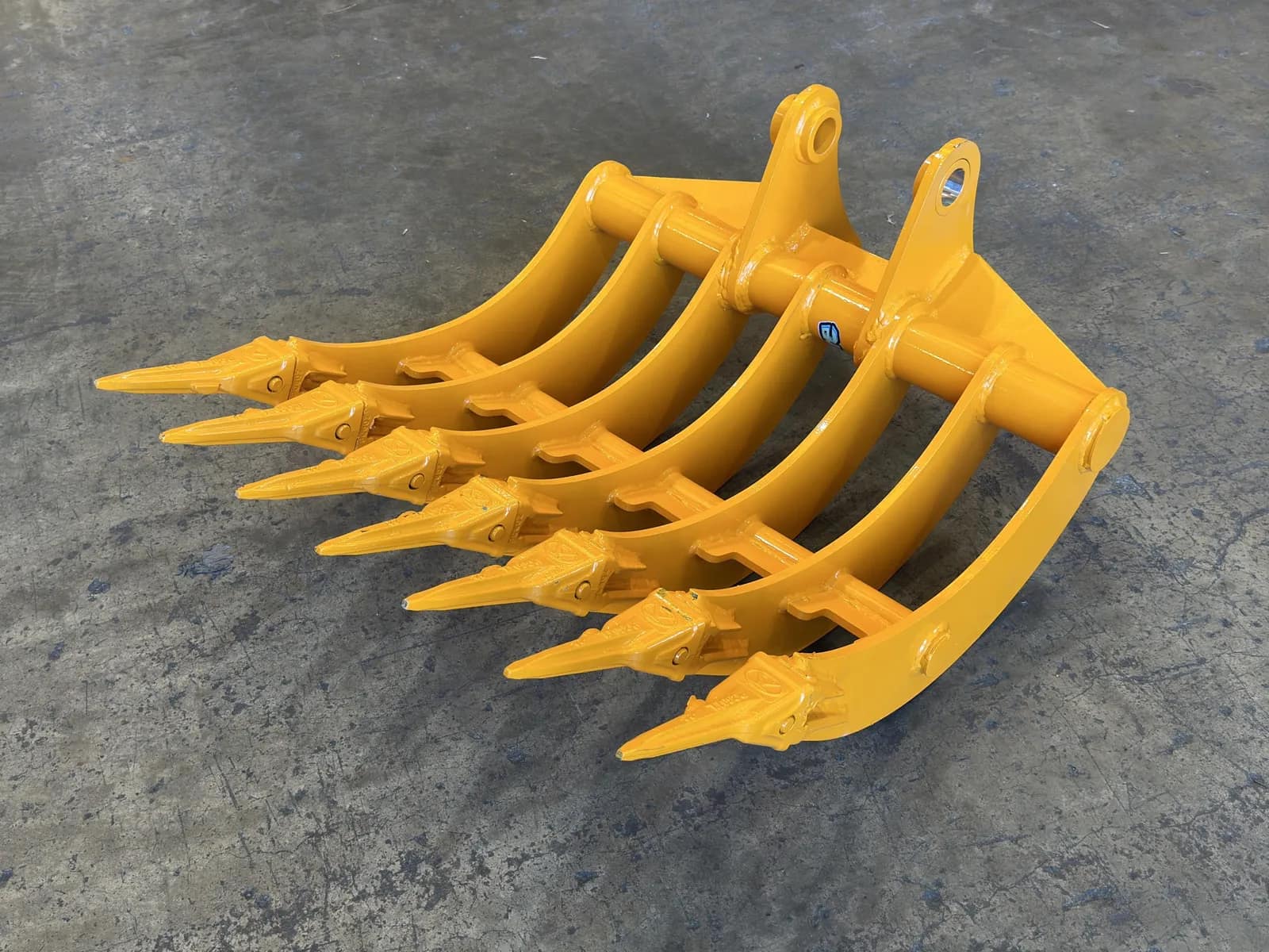 2026-future-32-excavator-rake-with-teeth-fit-to-cat305-unused-mro3zebp