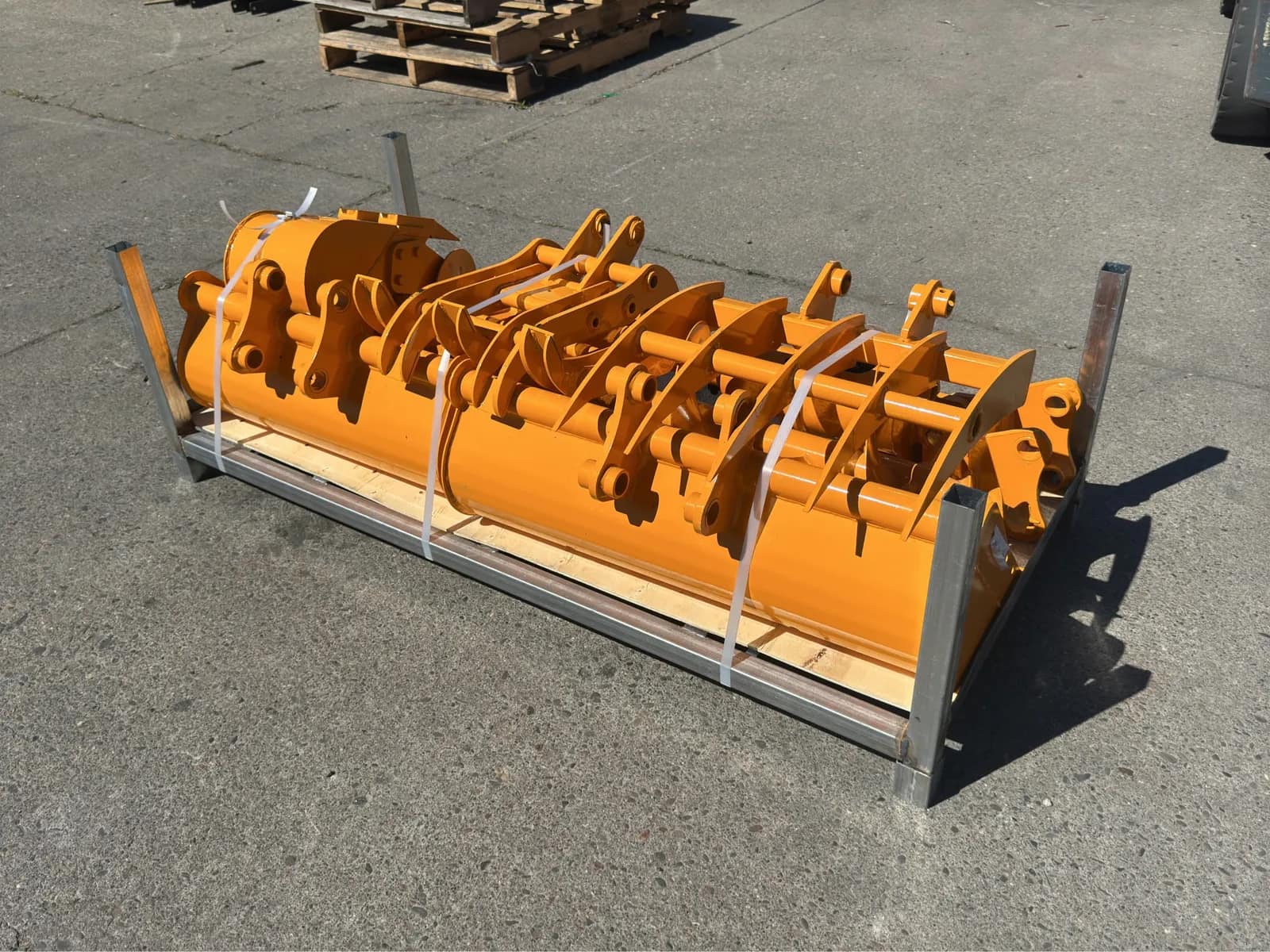 quantity-of-8-mini-excavator-attachments-fit-to-cat-301-unused-mro3zish