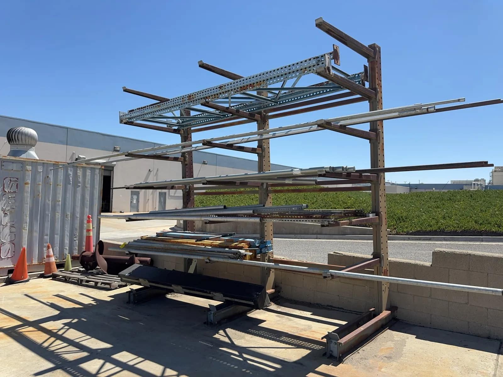 12-cantilever-rack-contents-not-included-mrbfo3th