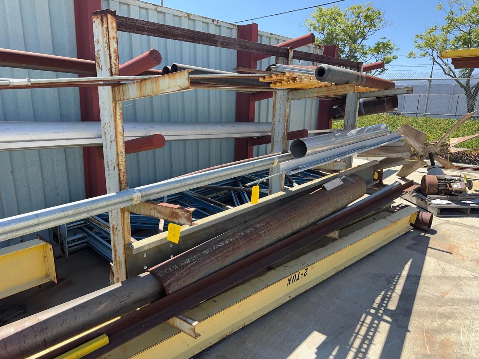 7-cantilever-rack-contents-not-included-mrbfo3ty