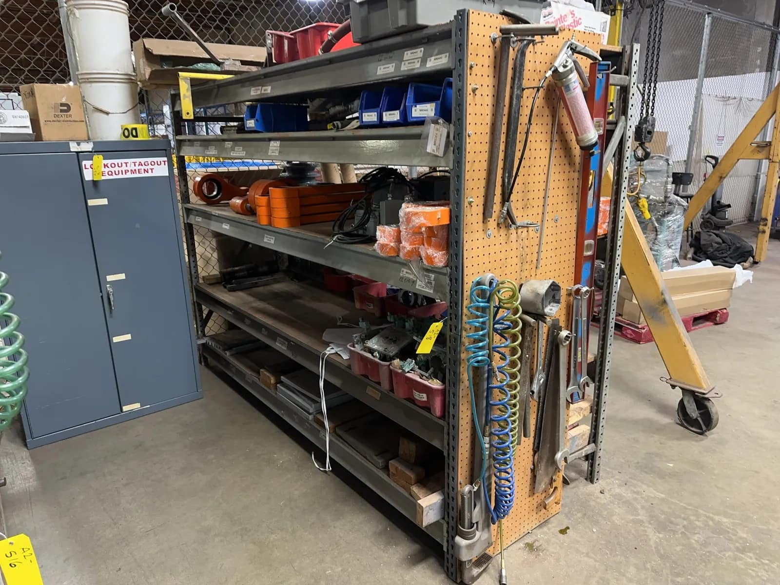 1-section-of-6-storage-racking-contents-not-included-mrbfo59m