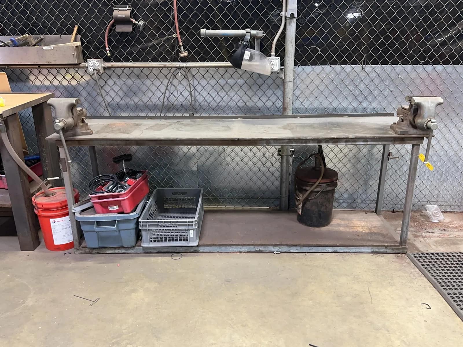 steel-work-bench-with-2-bench-vises-included-contents-not-included-mrjcszs3