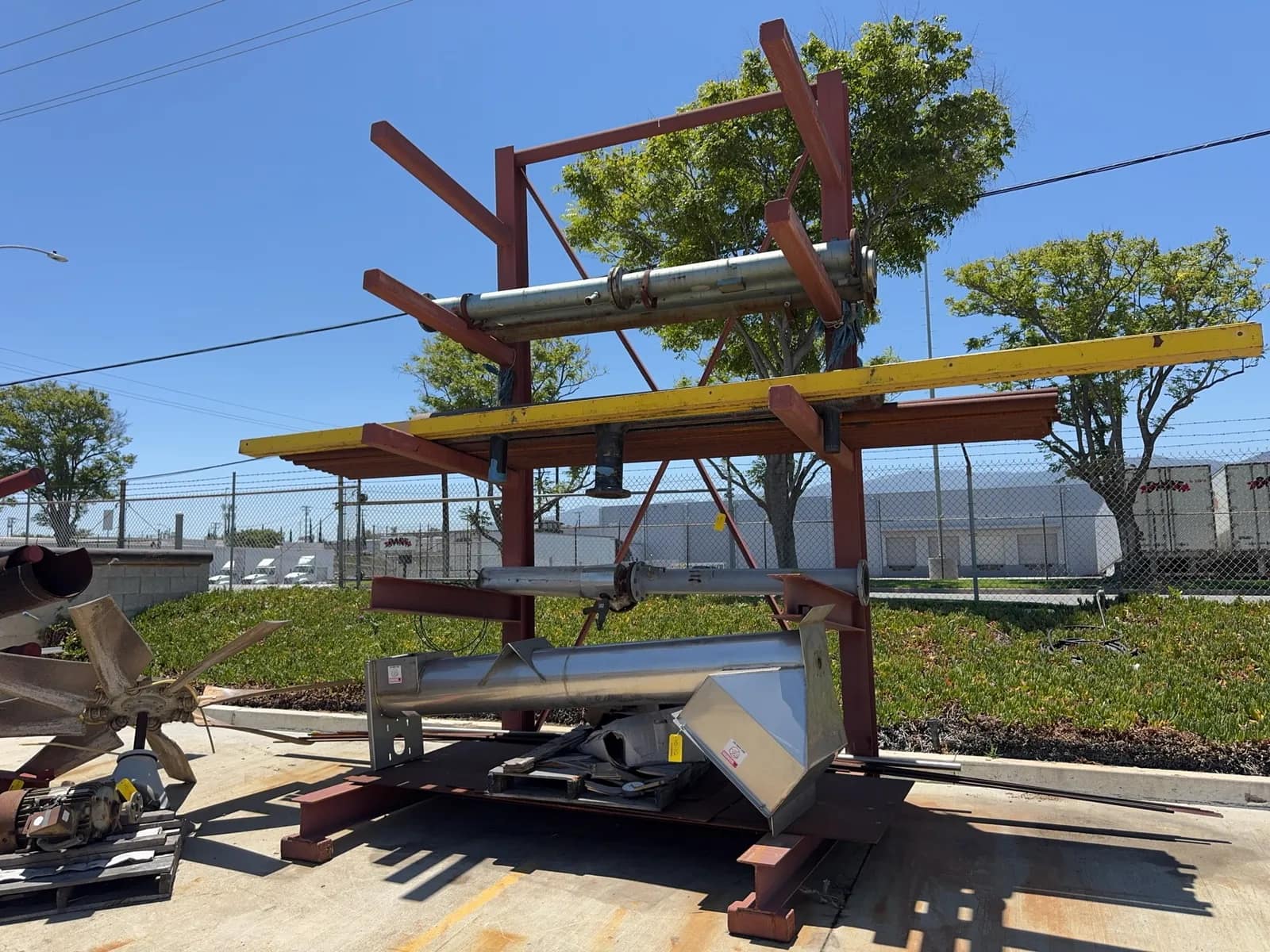 155-cantilever-rack-contents-not-included-mrbfo6af