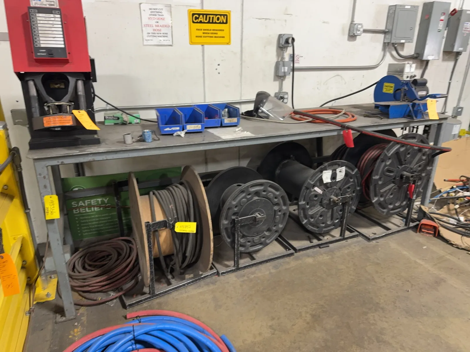 10-steel-table-contents-not-included-mrjct11v