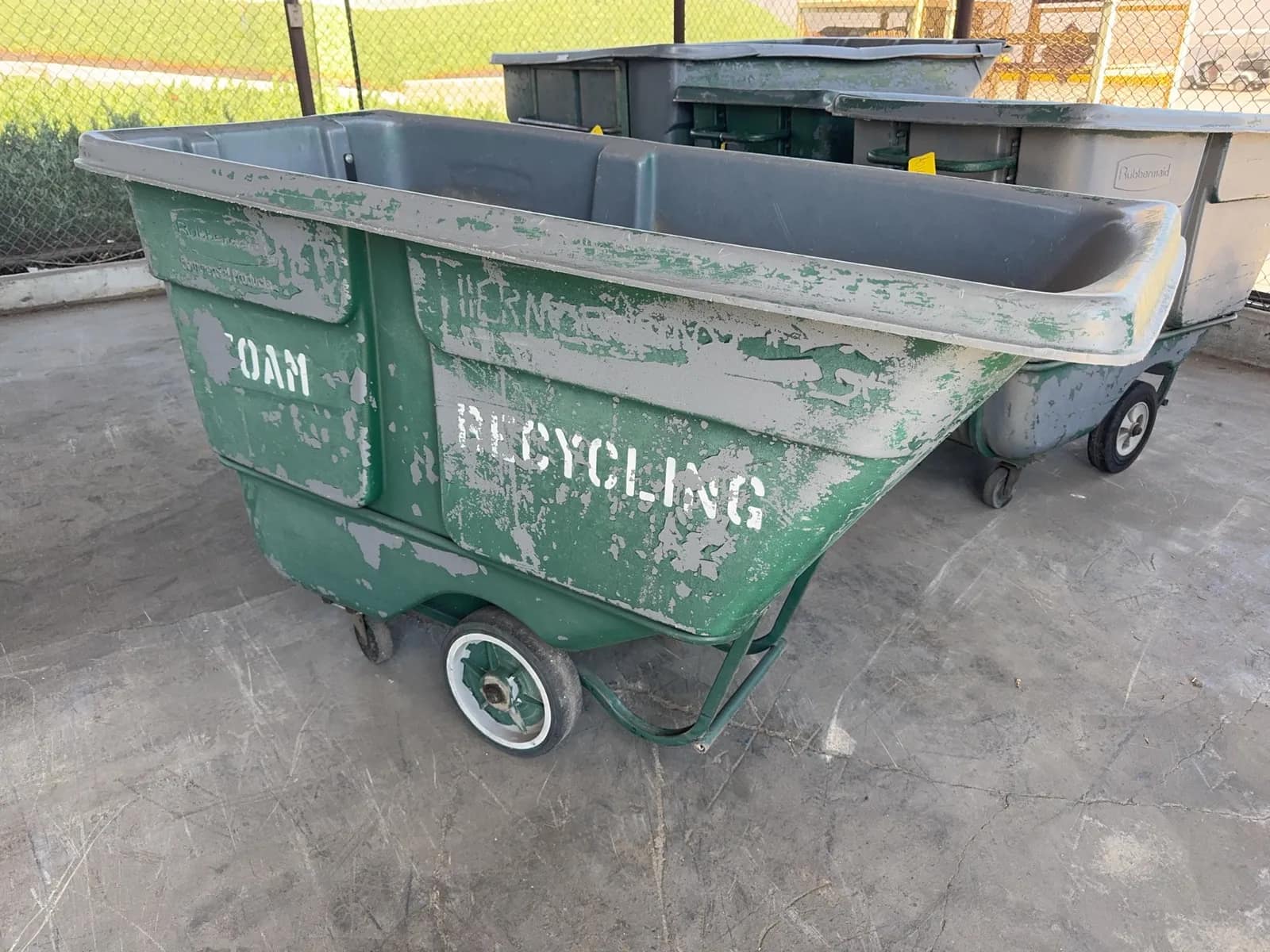 trash-tilt-truck-mrl9wm0a