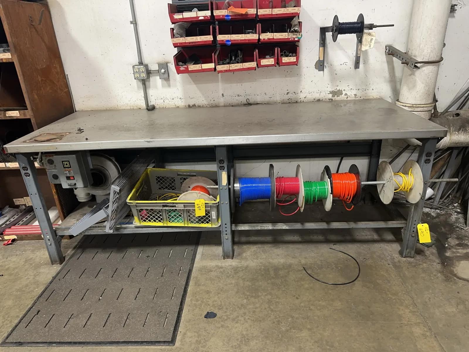 stainless-steel-table-contents-not-included-mrjct24t