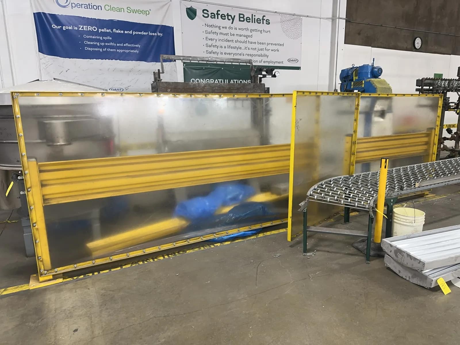 2-sections-of-protective-guard-rails-mrjow447