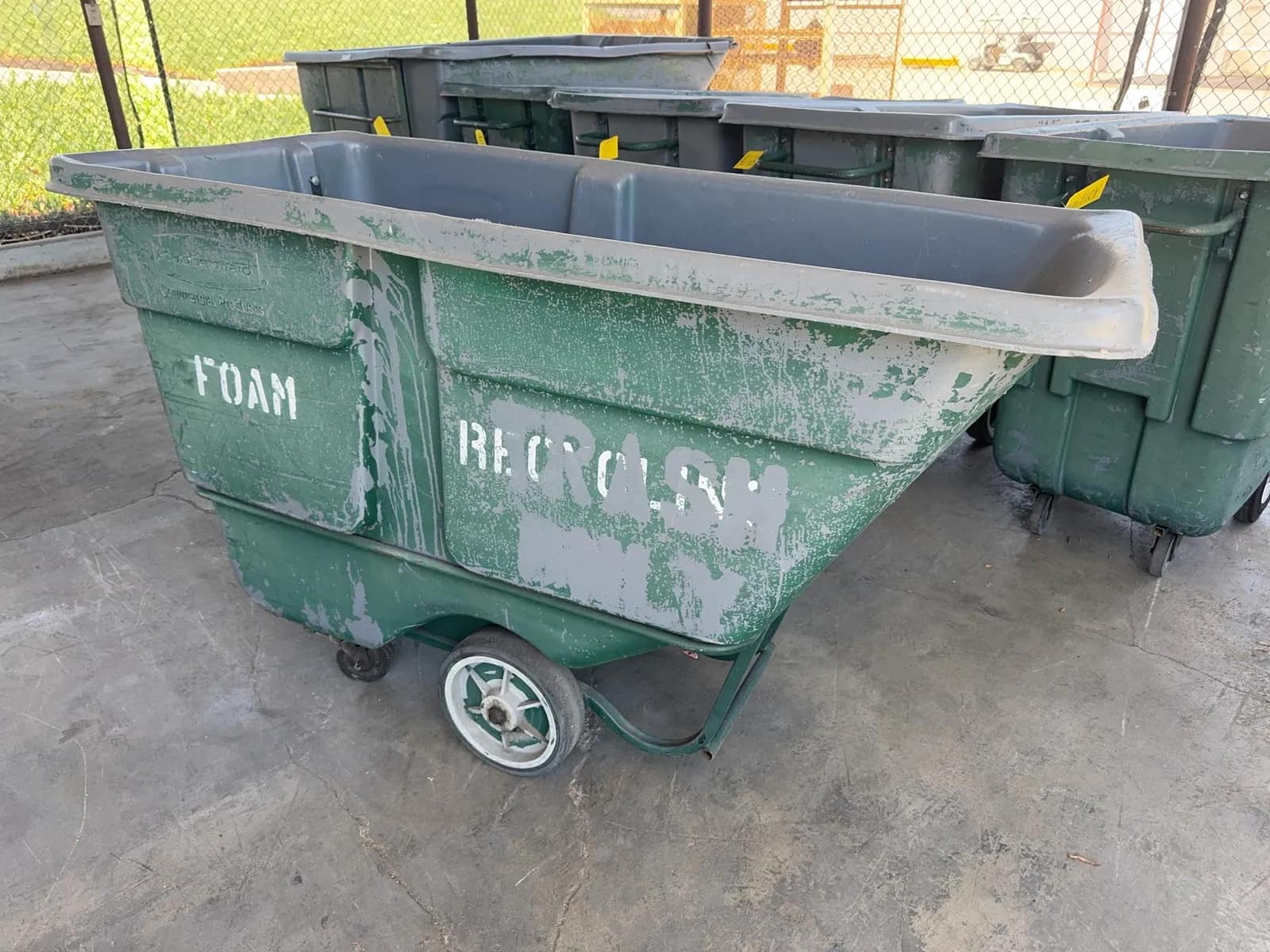 trash-tilt-truck-mrl9x3ft