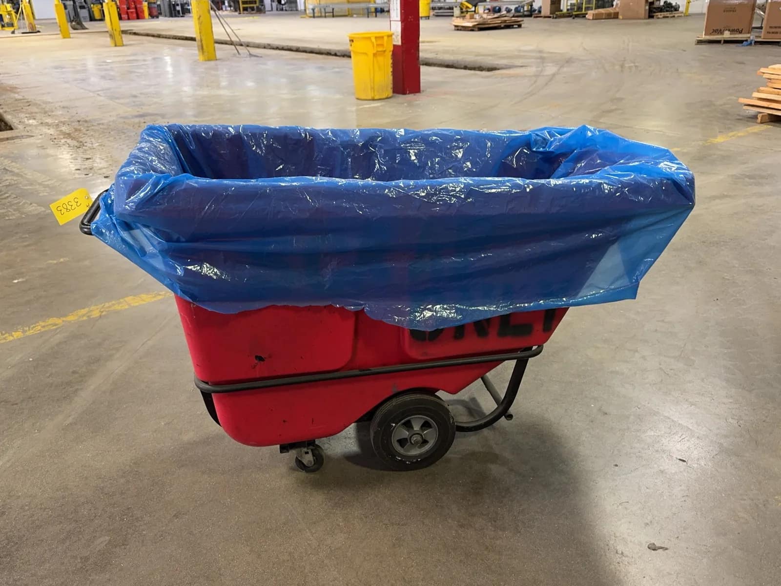rubbermaid-trash-tilt-truck-mrm9v4uk