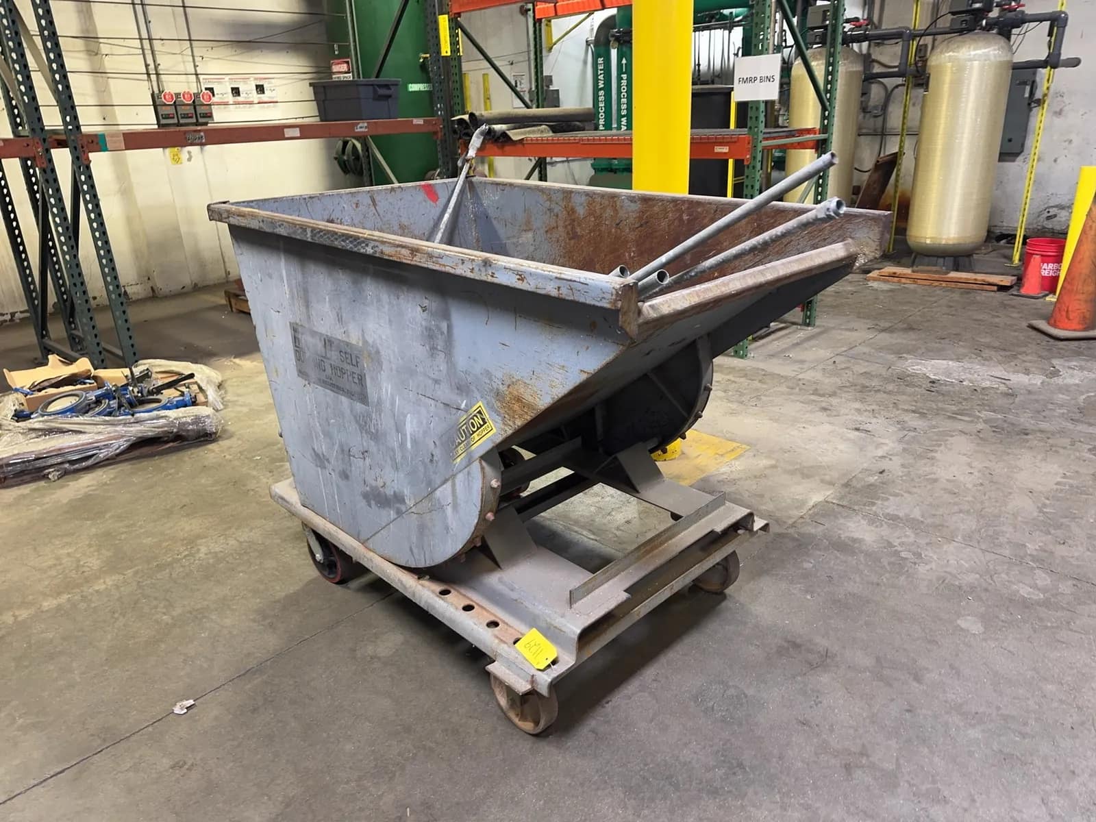 forklift-ready-metal-dump-hopper-on-casters-mrl9z8lx