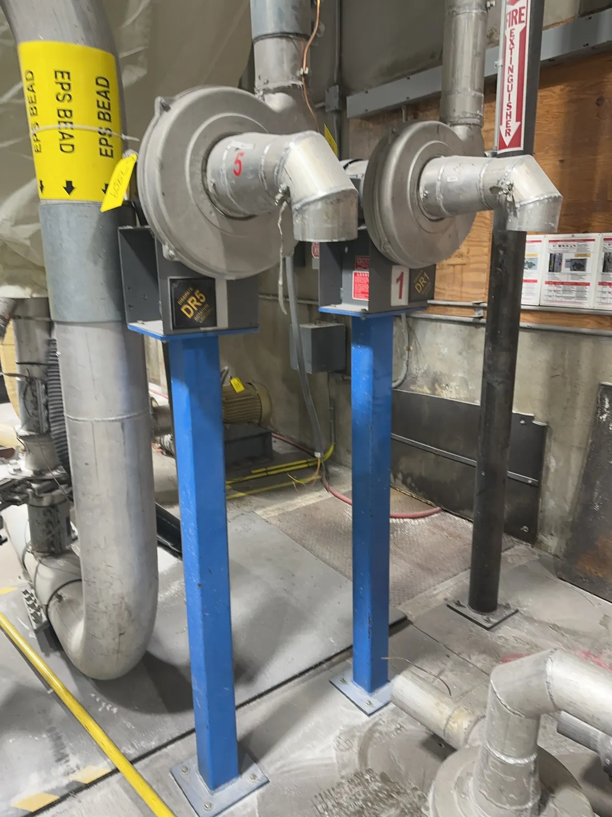 2-34hp-blowers-with-stands-mrjcte84