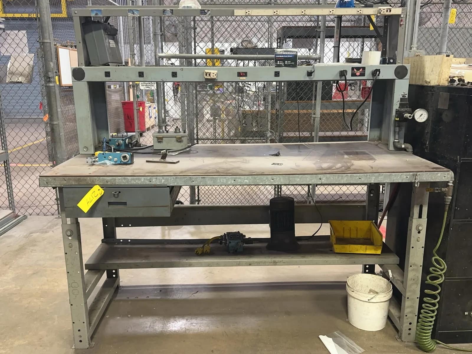 metal-work-table-with-contents-mrjctfcl