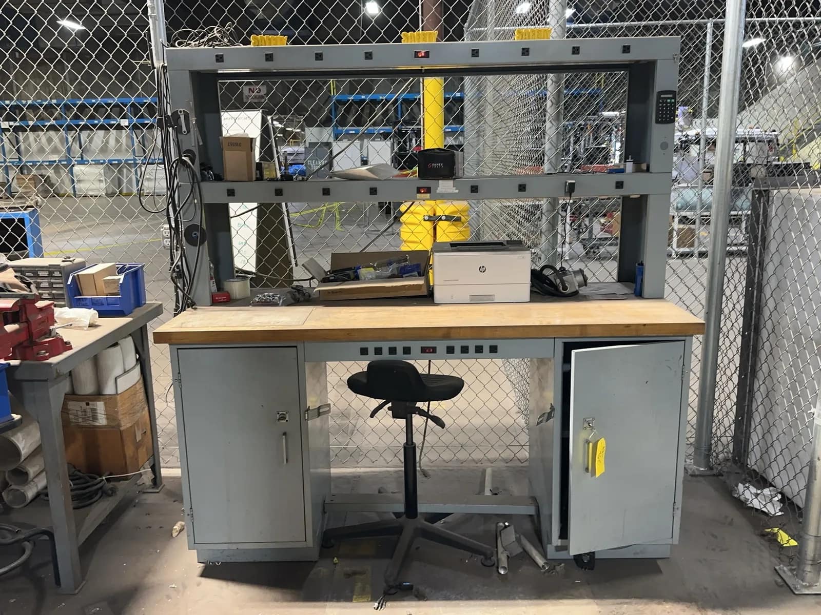 work-table-with-contents-included-mrjctfn6