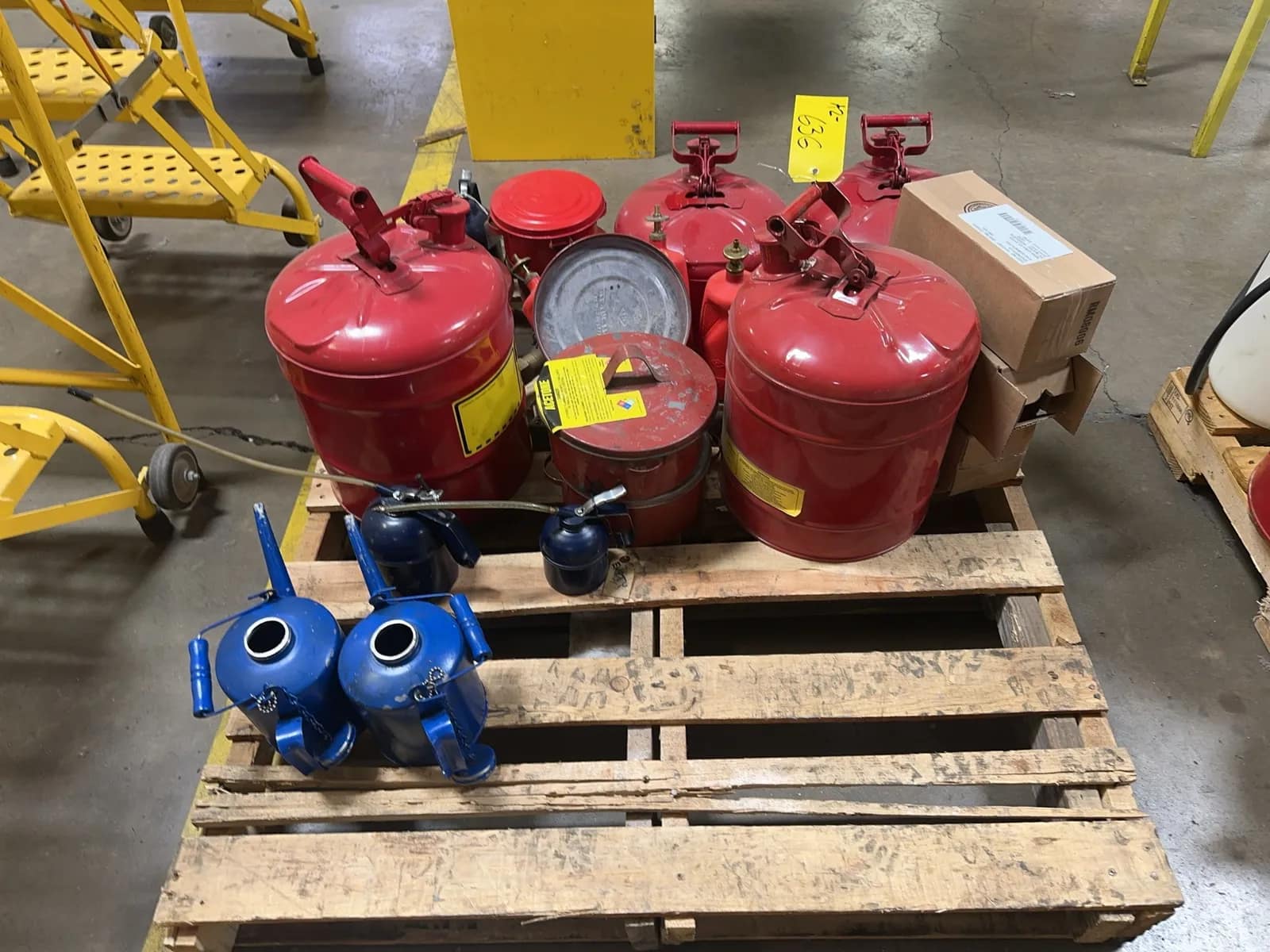 contents-of-pallet-20-assorted-flammable-liquidsafety-cans-mrjebqcx