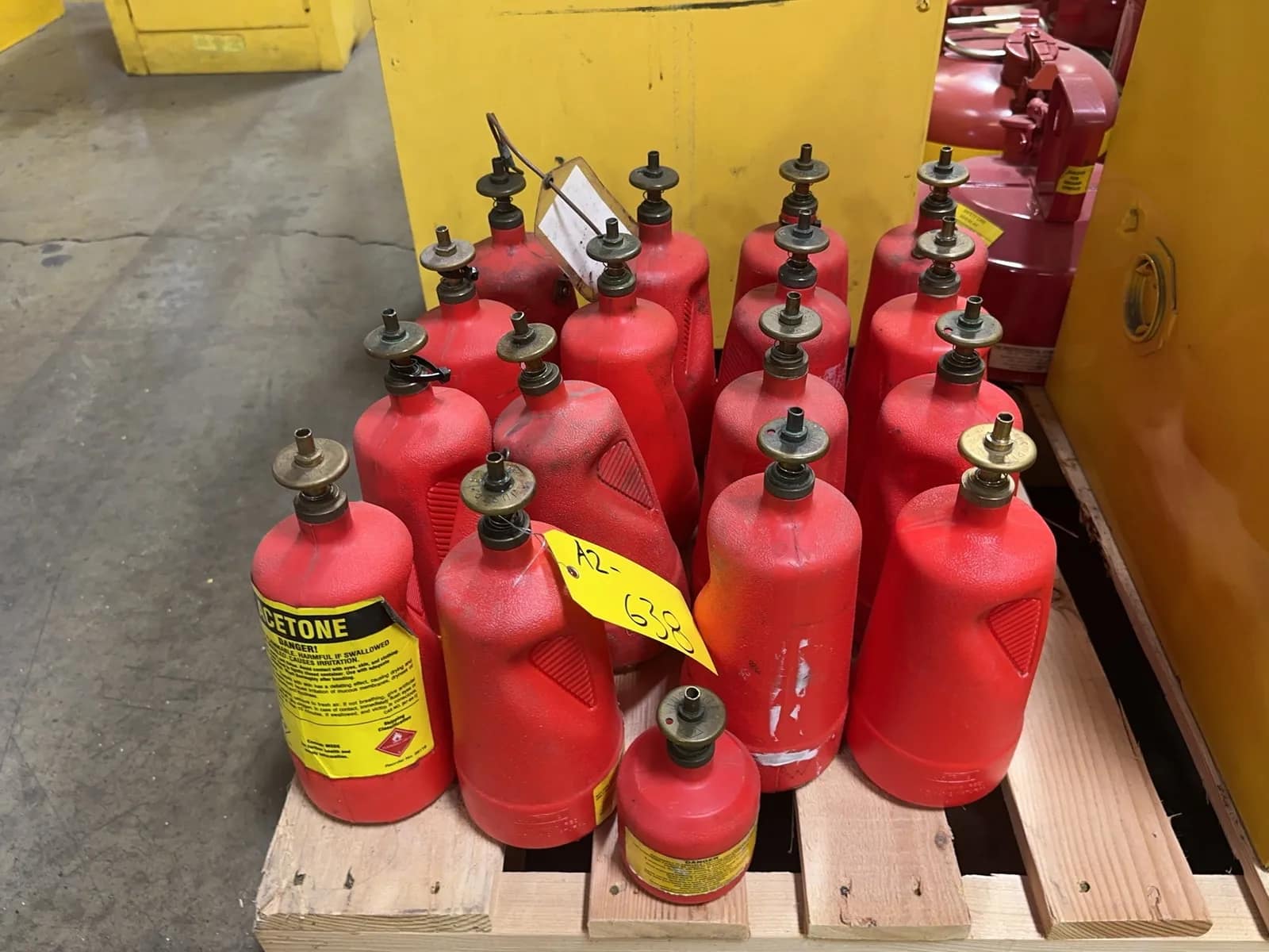 17-dispensing-cans-mrjebr9v