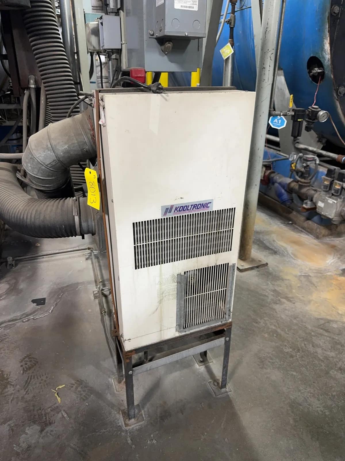 kooltronic-ka4c5dp33l-air-cooled-panel-mounted-air-conditioner-mrjmhr85