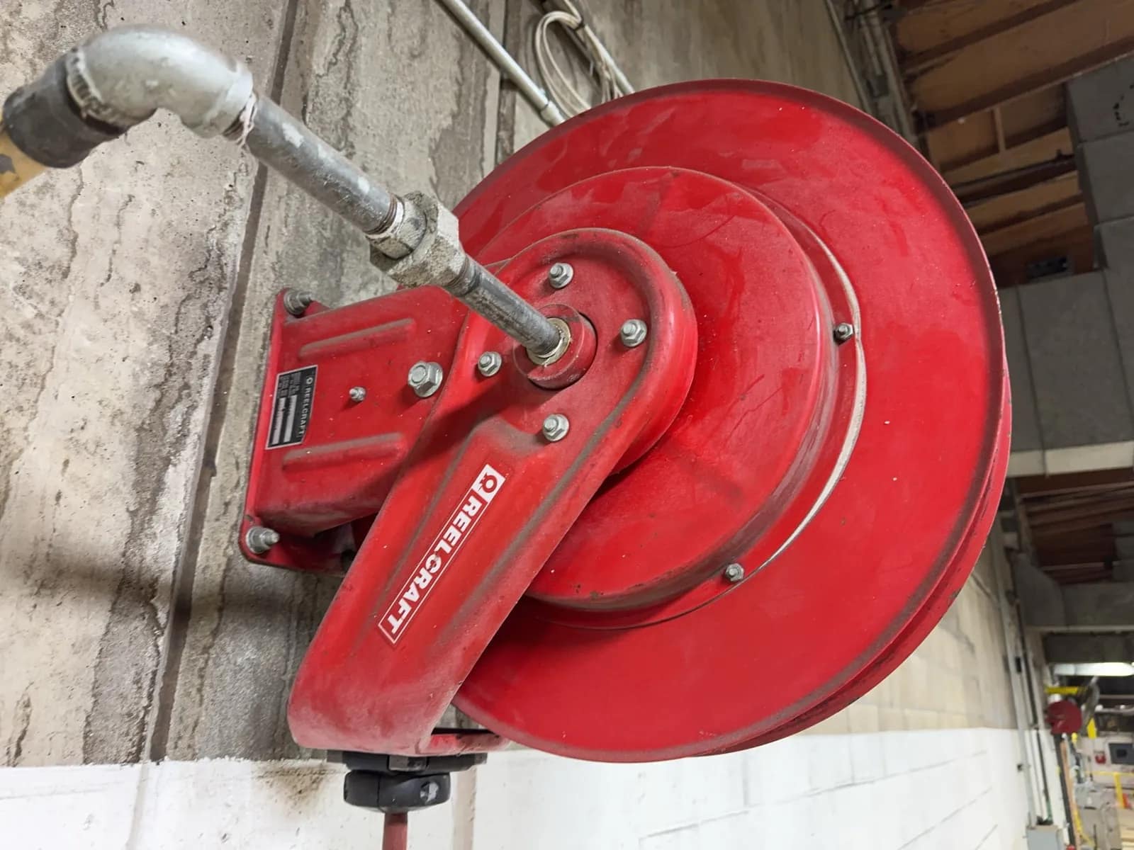 reelcraft-20-wall-mounted-air-hose-reel-2934d6