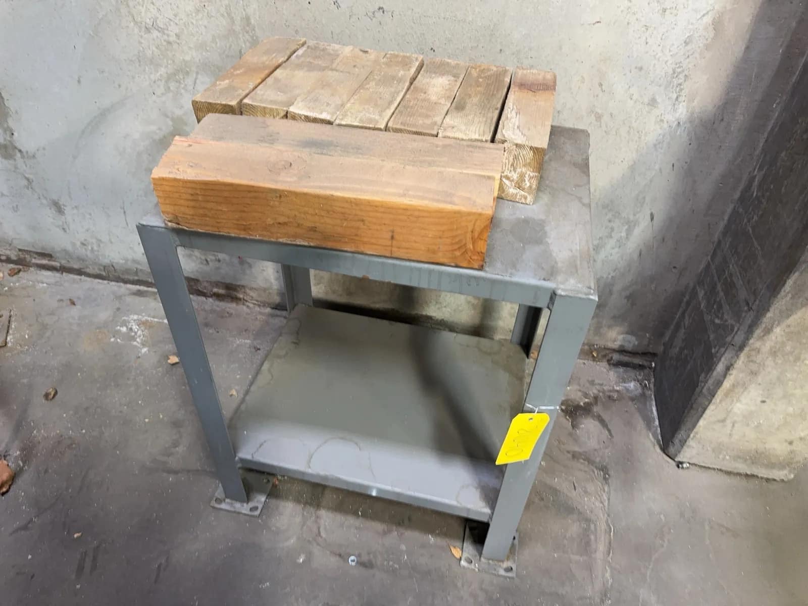 metal-table-mrmja3mb