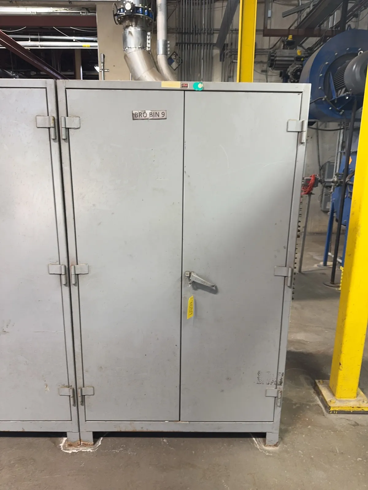 lyon-metal-storage-cabinet-contents-not-included-mrju9jz4