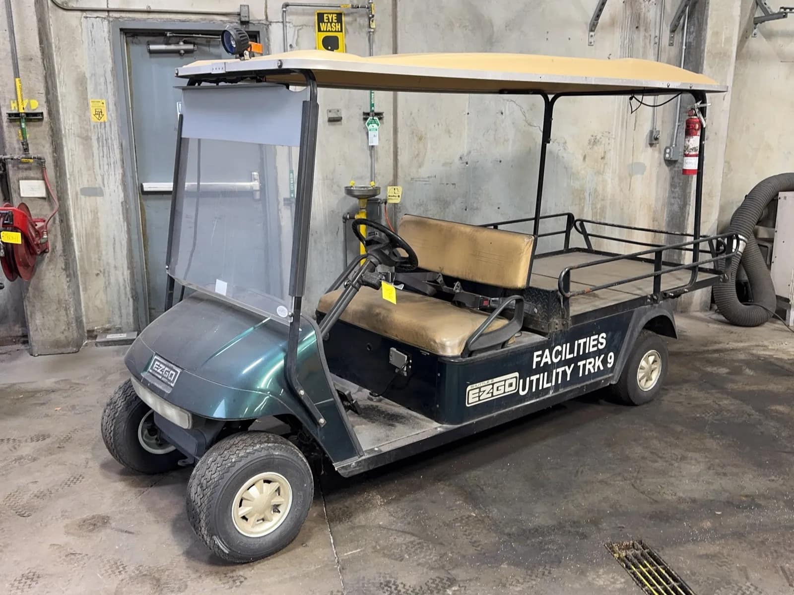 ez-go-shuttle-2-electric-cart-mrl4v1m5