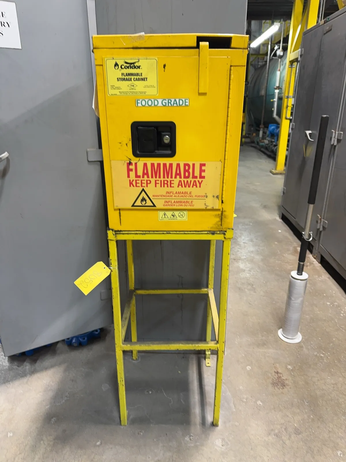 condor-4-gallon-flammable-storage-cabinet-with-stand-mrdq5hqe