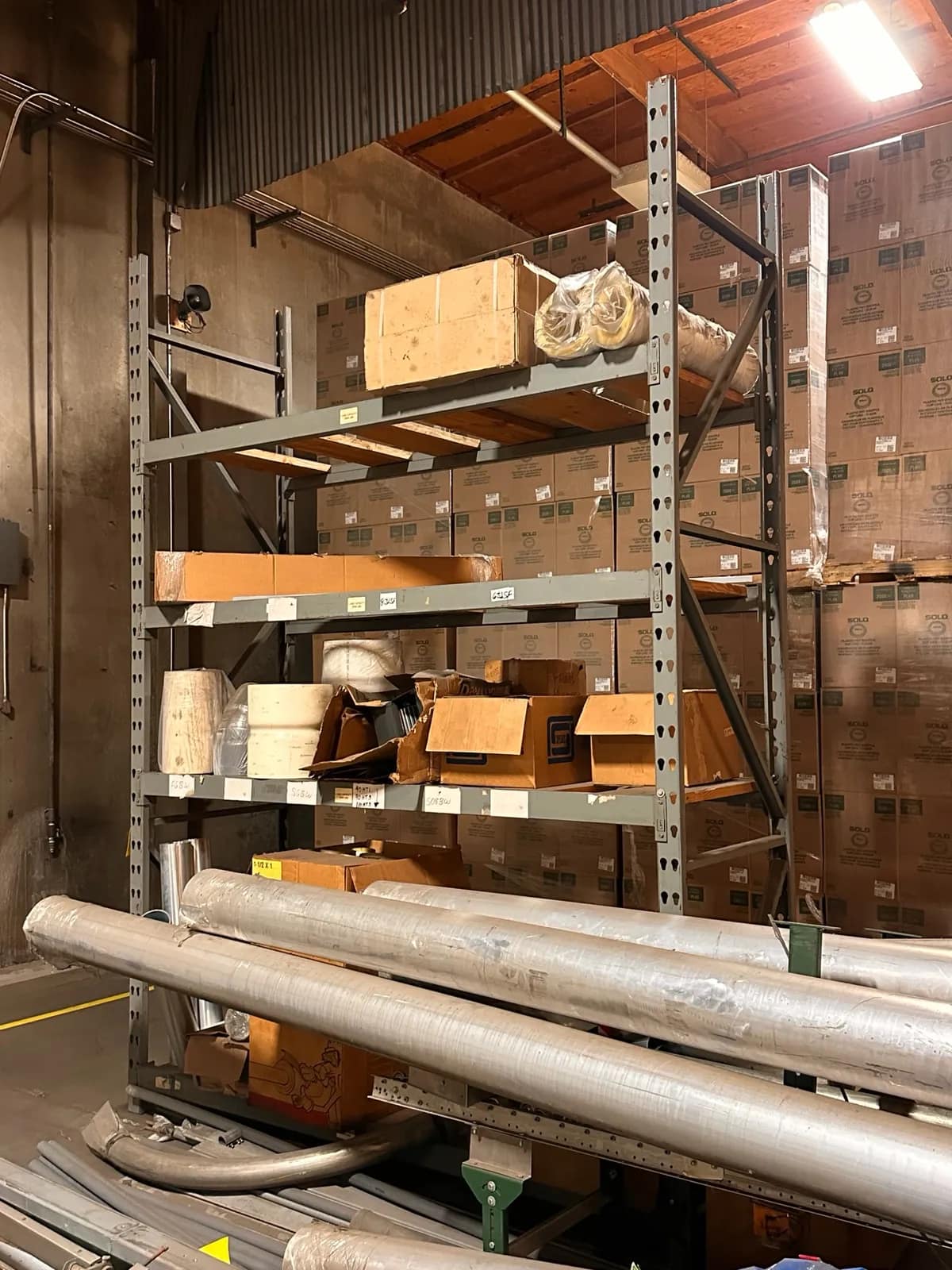 1-section-of-pallet-racking-contents-not-included-mrjq8xur