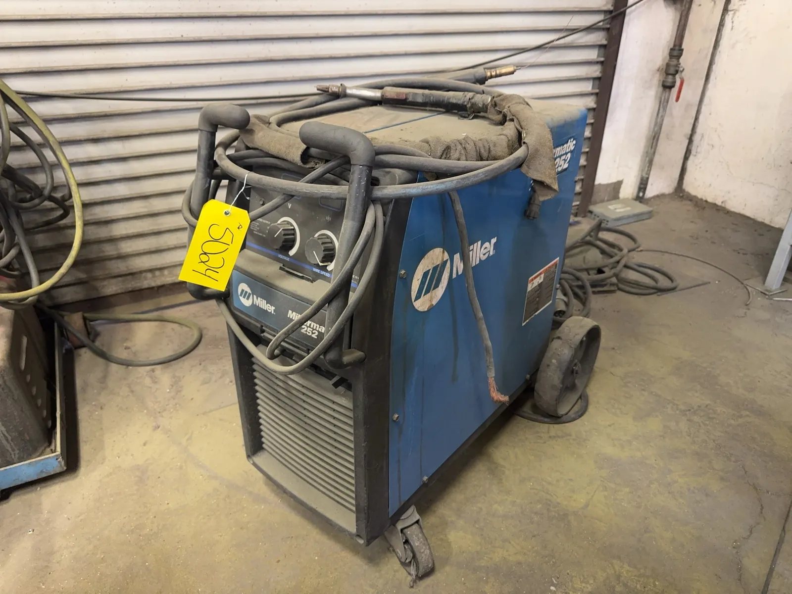miller-millermatic-252-mig-welder-dbfbdb