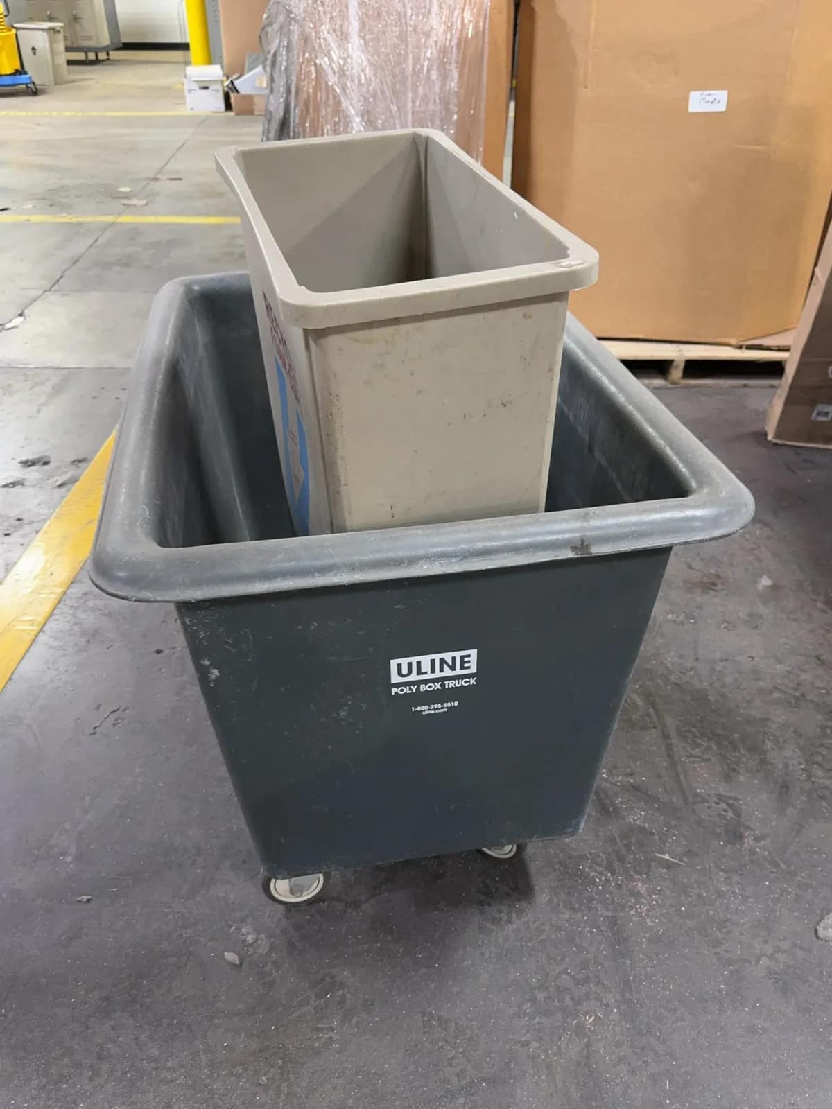 uline-poly-box-truck-and-trashcan-mrjec5m8