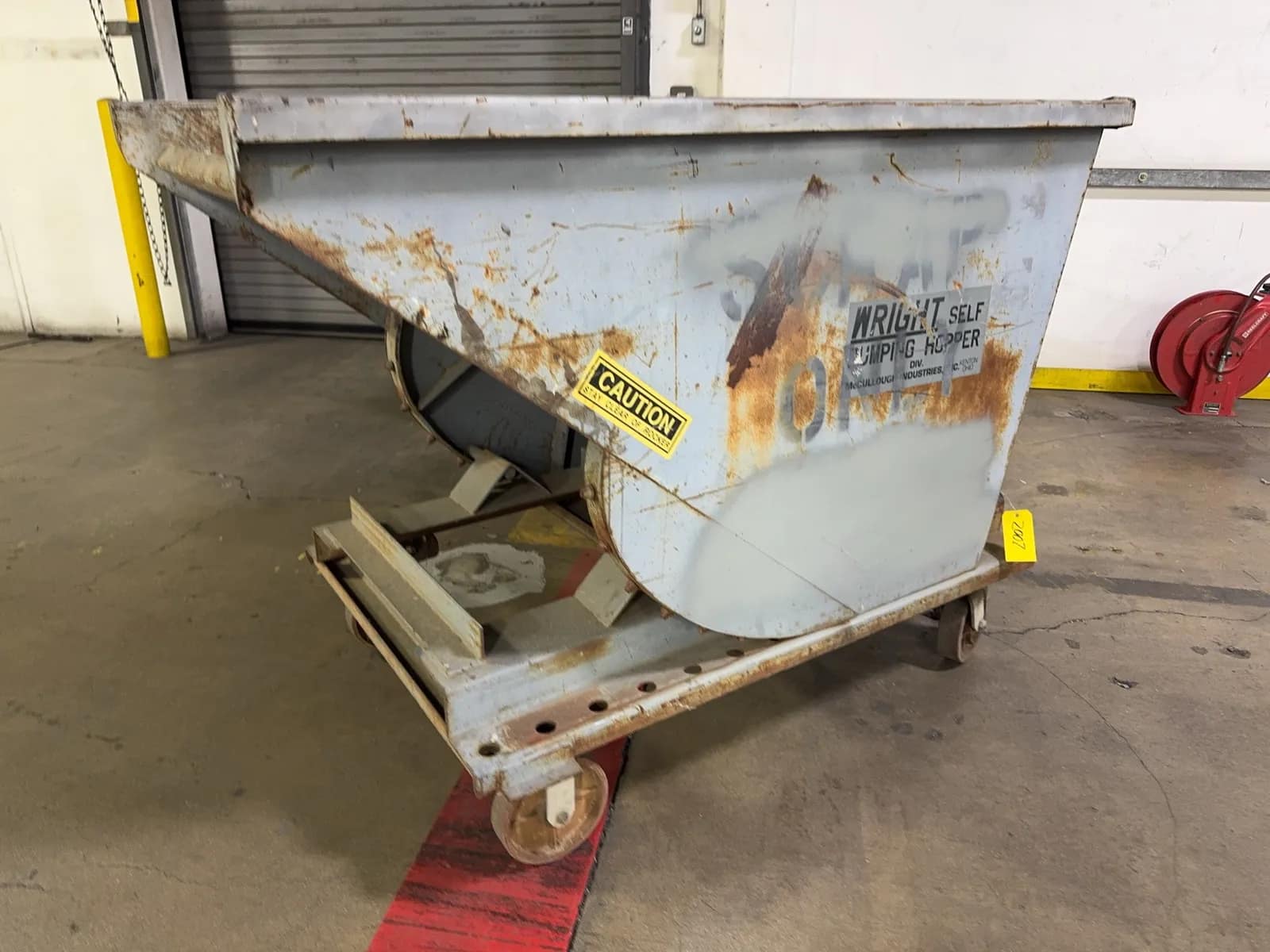 wright-forklift-ready-metal-dump-hopper-on-casters-mrla9700