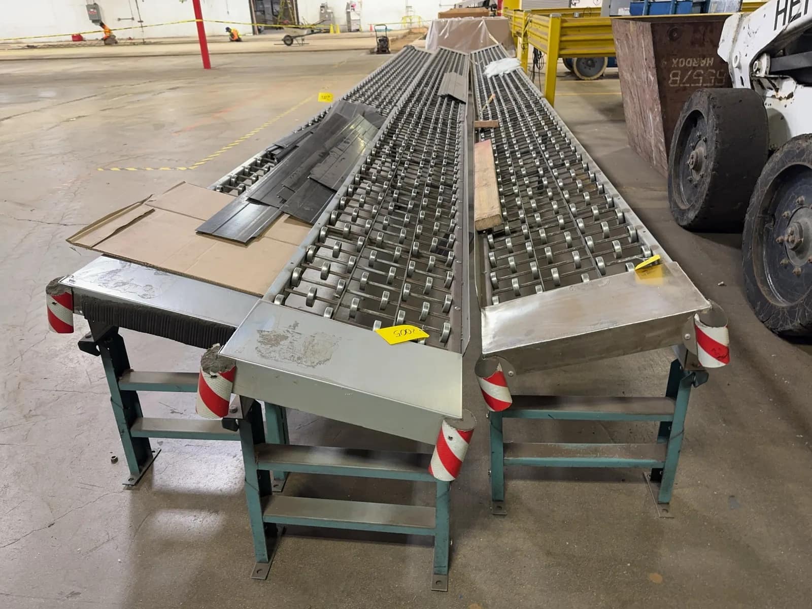 1-28-angled-roller-table-mrnx2jfn