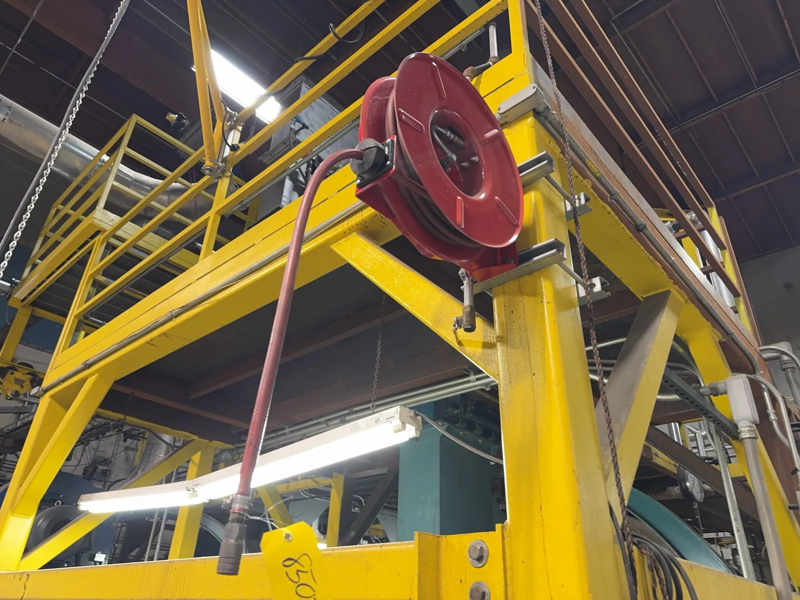 wall-mounted-air-hose-reel-mrnx4iv8